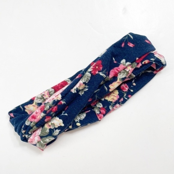 Floral knotted headband - Picture 1 of 3